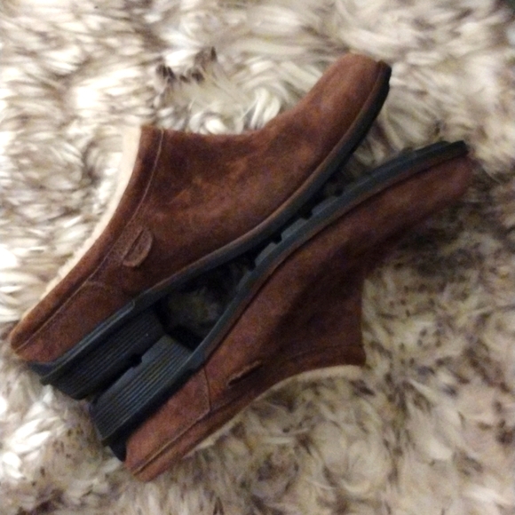 UGG Sheepskin Clogs Slides Slippers - Picture 8 of 13